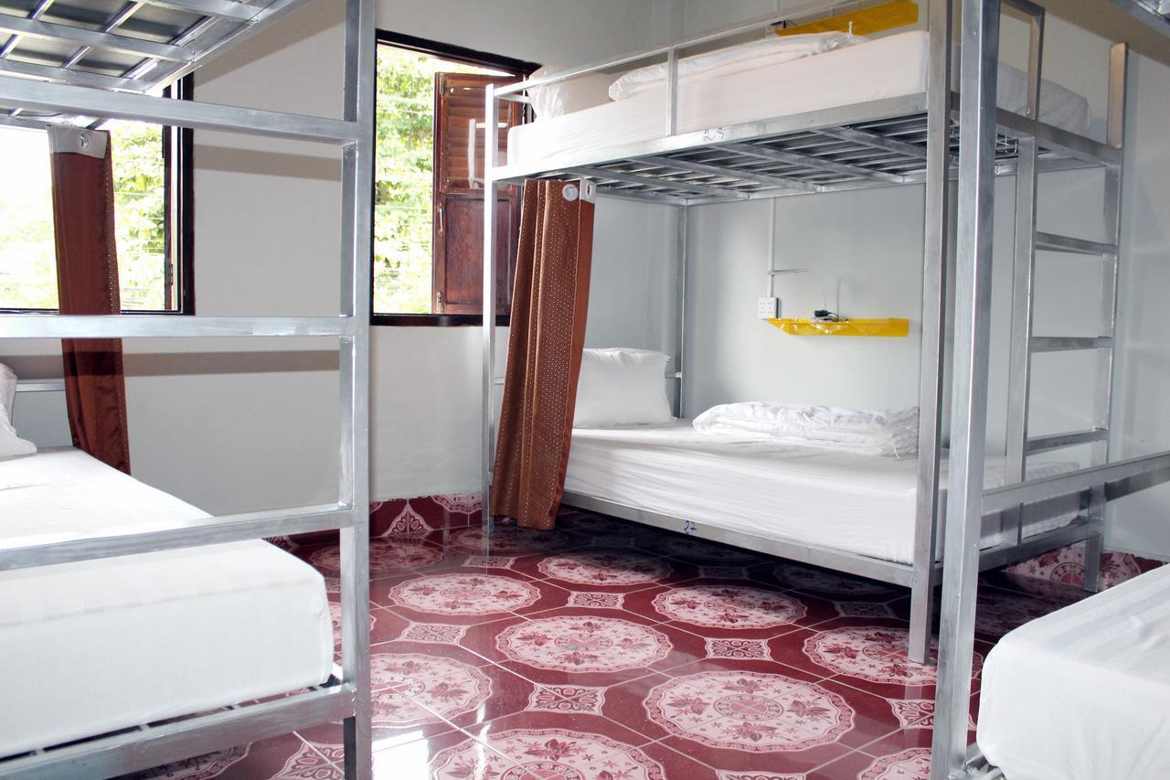 Aham Hostel (Adults Only) Luang Prabang Dış mekan fotoğraf