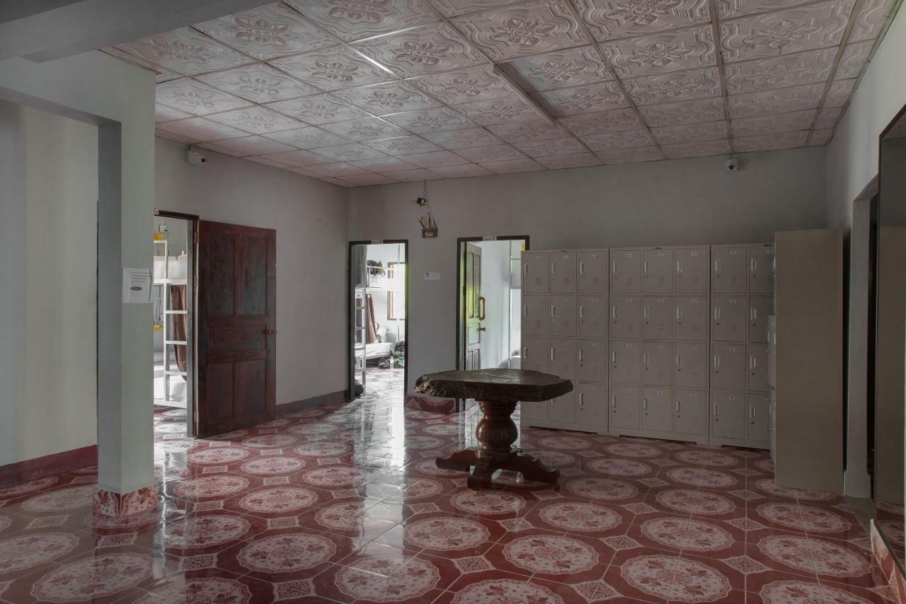 Aham Hostel (Adults Only) Luang Prabang Dış mekan fotoğraf